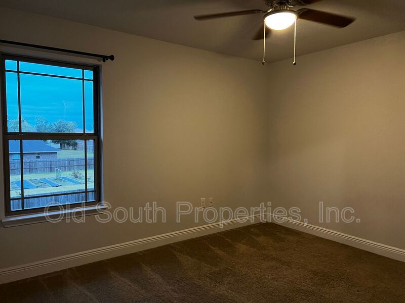 Beautiful home in Pace! property image