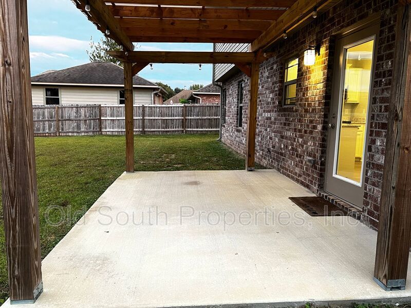 Beautiful home in Pace! property image