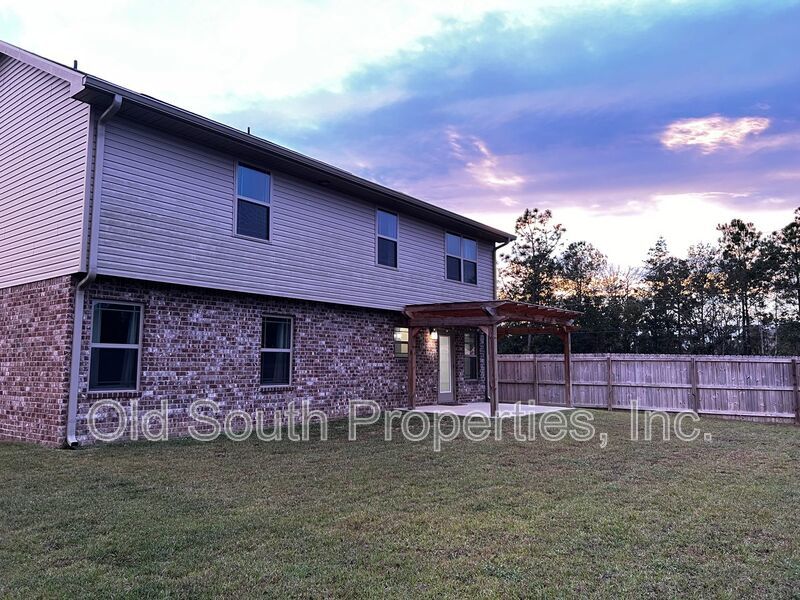 Beautiful home in Pace! property image