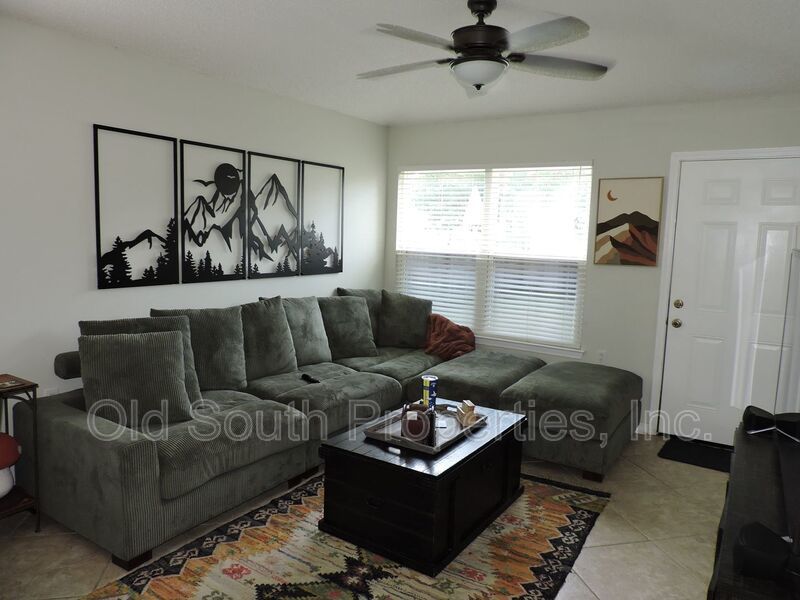 Easy access to bases, I-10 & Navy Federal complex! property image