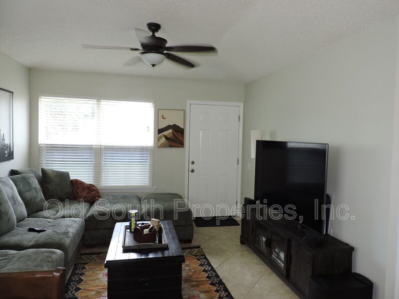 Easy access to bases, I-10 & Navy Federal complex! property image