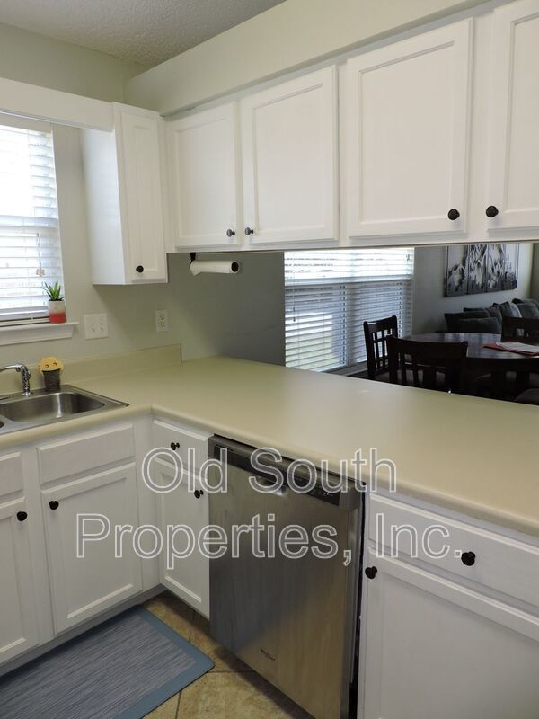 Easy access to bases, I-10 & Navy Federal complex! property image