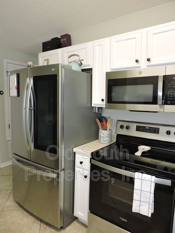 Easy access to bases, I-10 & Navy Federal complex! property image