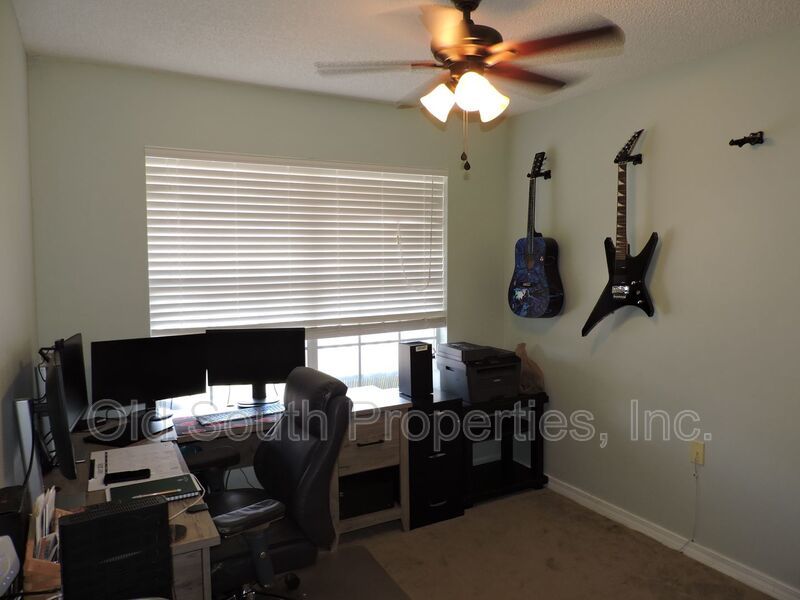 Easy access to bases, I-10 & Navy Federal complex! property image