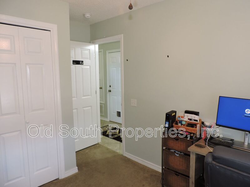 Easy access to bases, I-10 & Navy Federal complex! property image