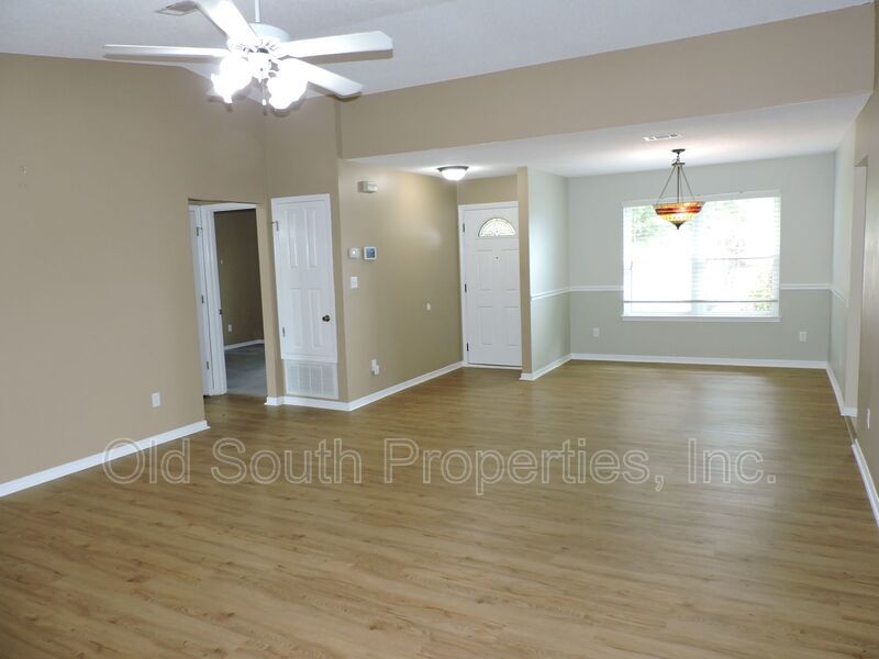 Convenient to NAS & Corry! property image