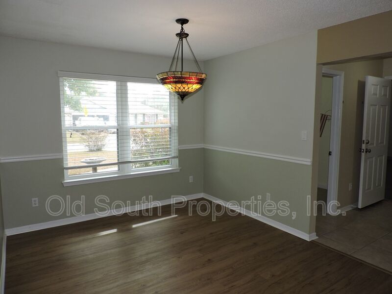 Convenient to NAS & Corry! property image