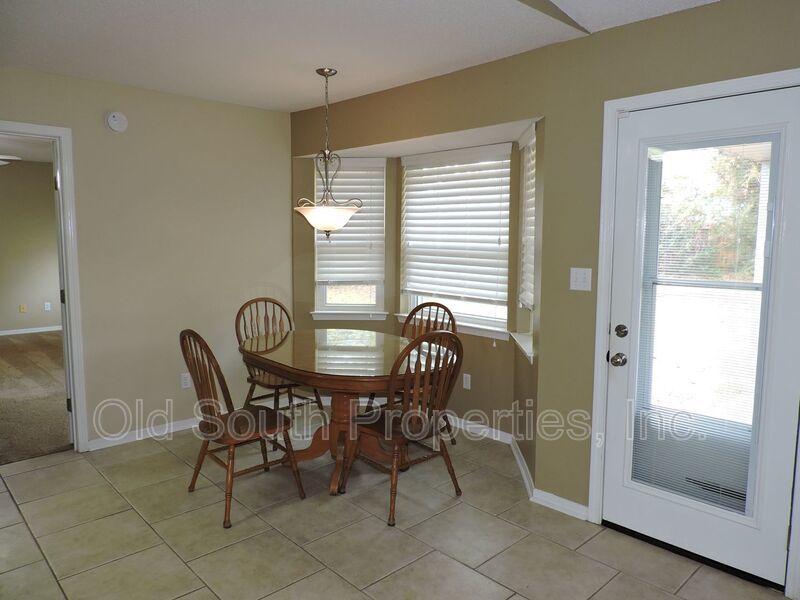 Convenient to NAS & Corry! property image