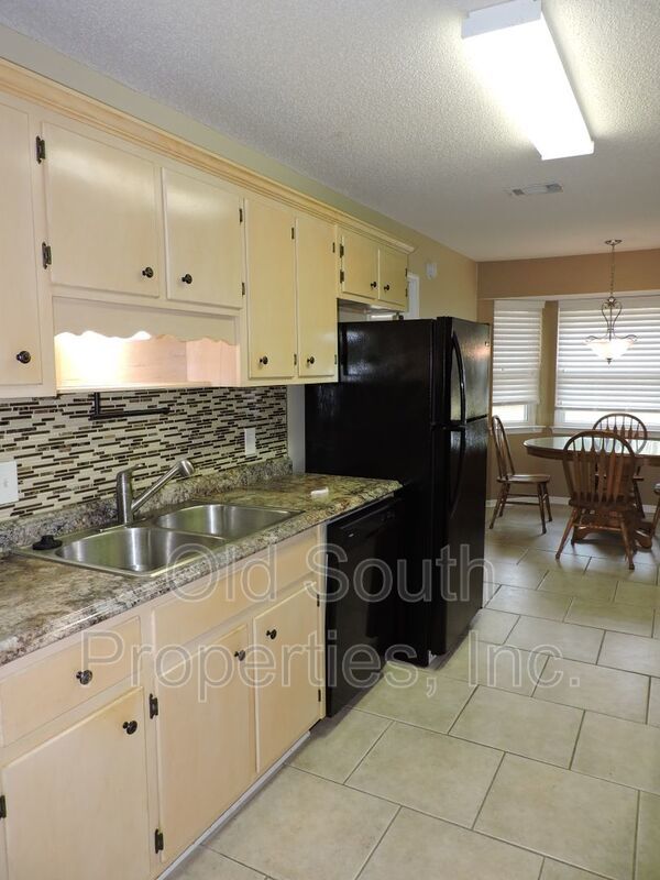 Convenient to NAS & Corry! property image