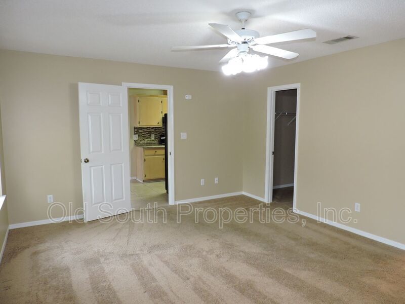 Convenient to NAS & Corry! property image