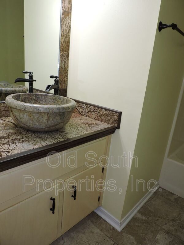 Convenient to NAS & Corry! property image