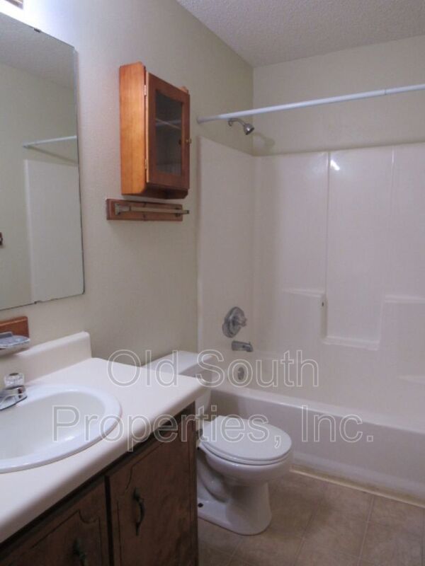 Convenient to bases! property image