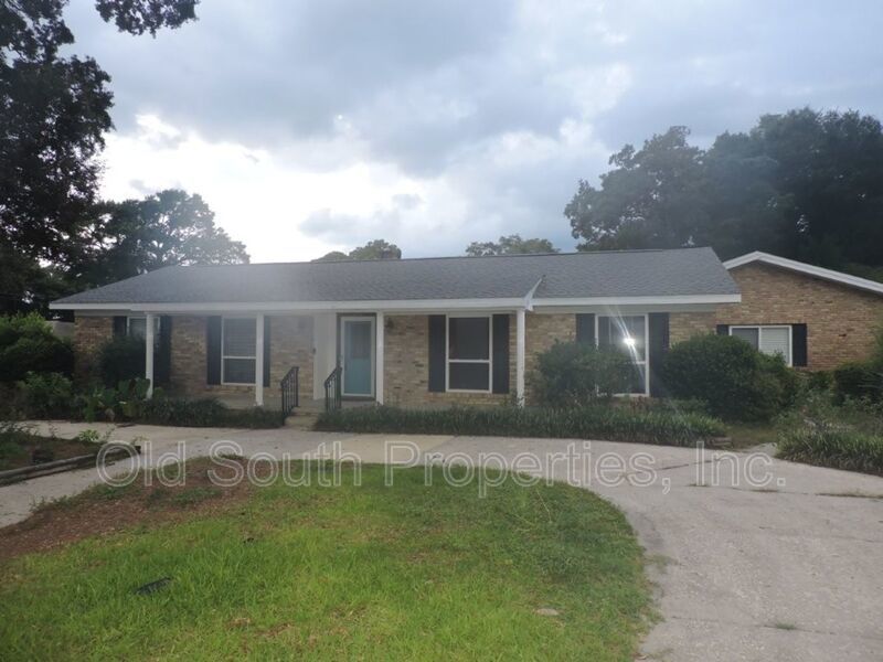Convenient to  NAS Pensacola & Corry Station! property image