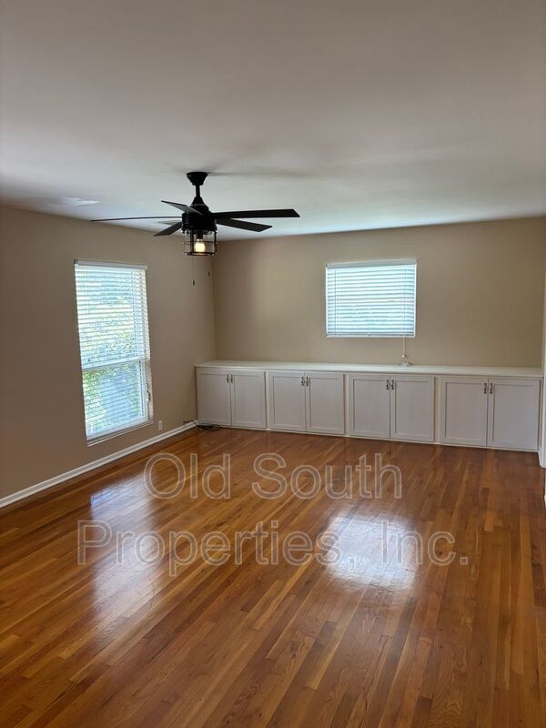 Convenient to  NAS Pensacola & Corry Station! property image