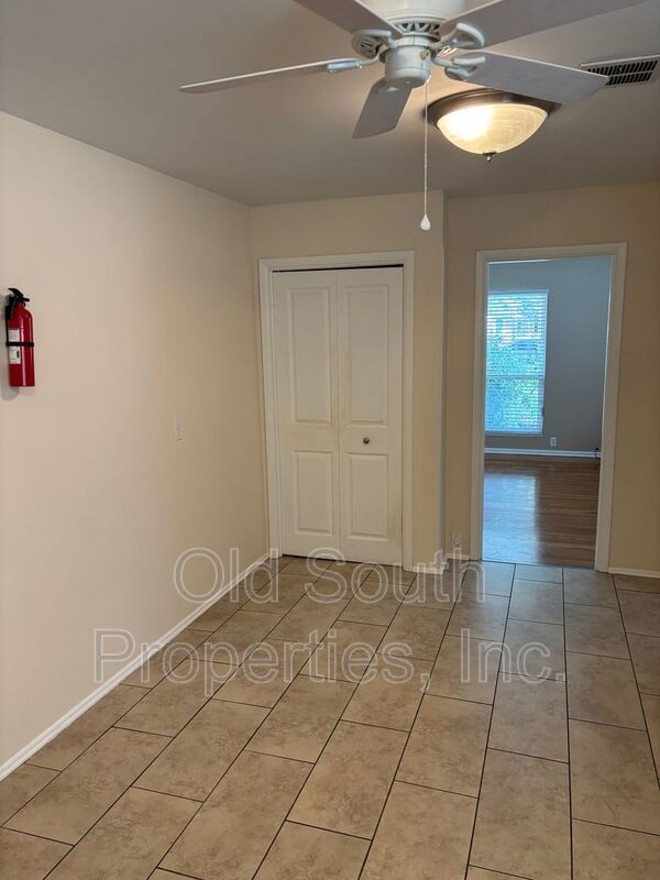 Convenient to  NAS Pensacola & Corry Station! property image