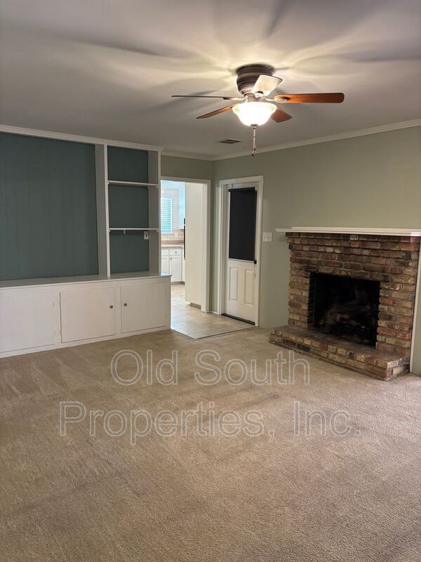 Convenient to  NAS Pensacola & Corry Station! property image