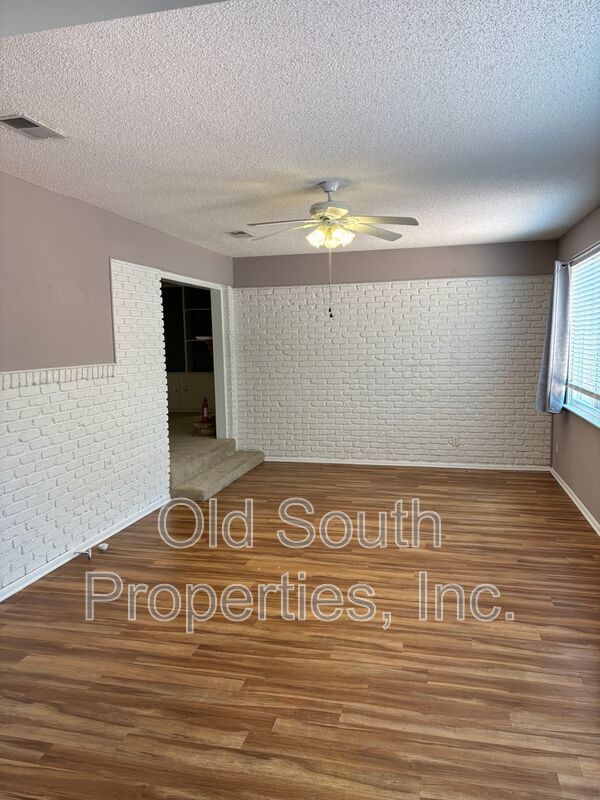 Convenient to  NAS Pensacola & Corry Station! property image