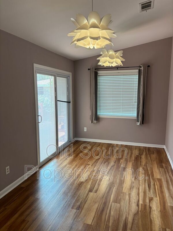 Convenient to  NAS Pensacola & Corry Station! property image