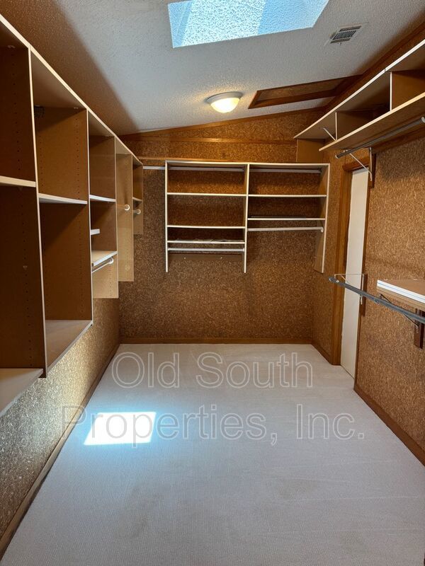 Convenient to  NAS Pensacola & Corry Station! property image