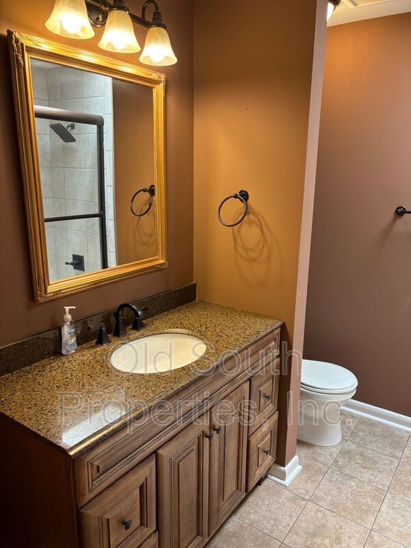 Convenient to  NAS Pensacola & Corry Station! property image