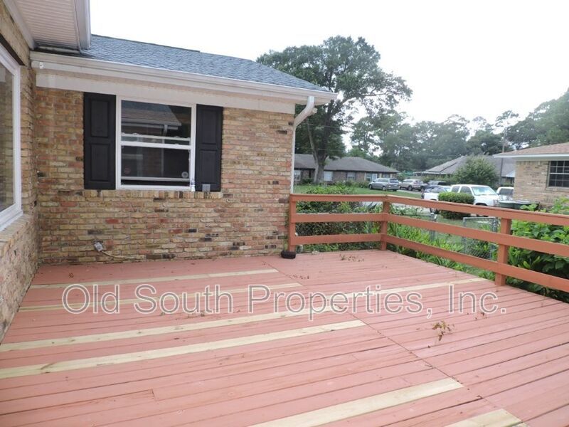 Convenient to  NAS Pensacola & Corry Station! property image