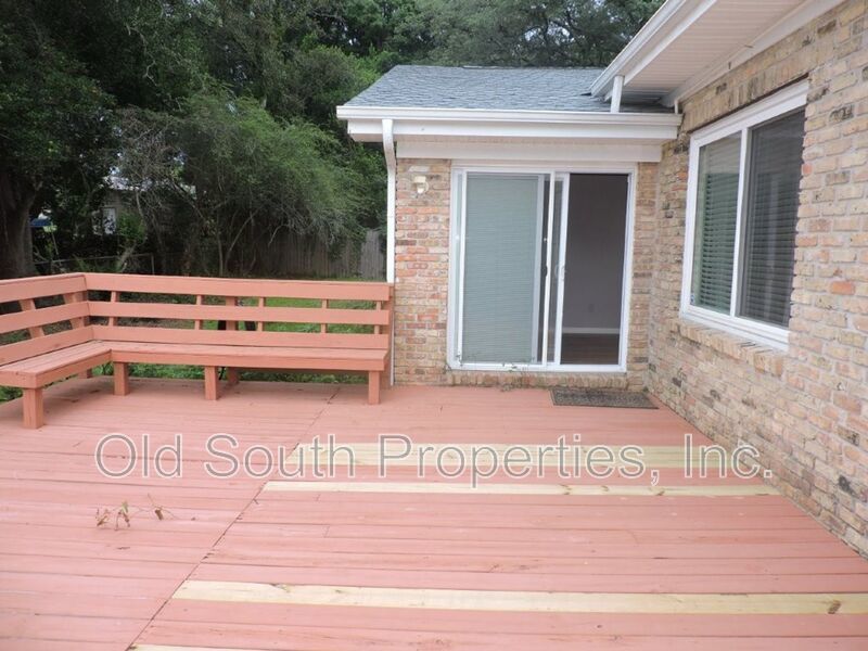 Convenient to  NAS Pensacola & Corry Station! property image