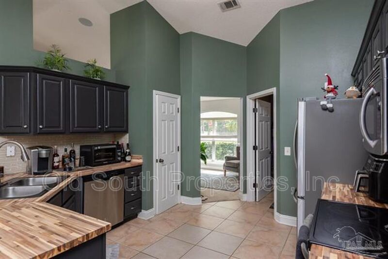 Convient Location to top rated elementry school property image