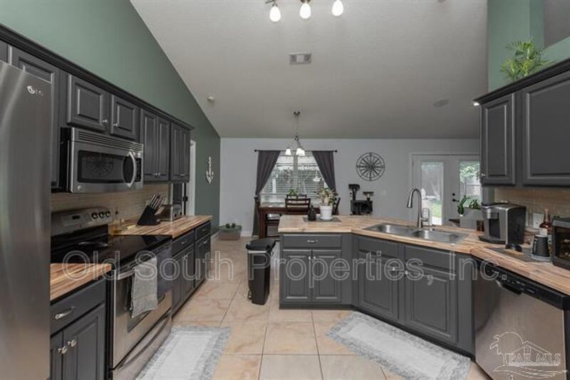 Convient Location to top rated elementry school property image