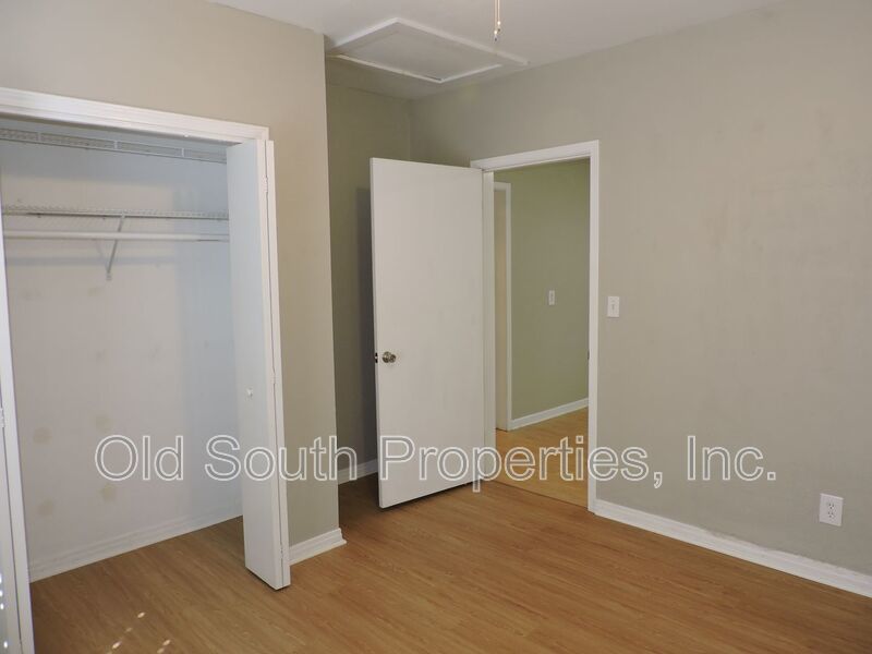 Convenient to downtown Pensacola & bases! property image