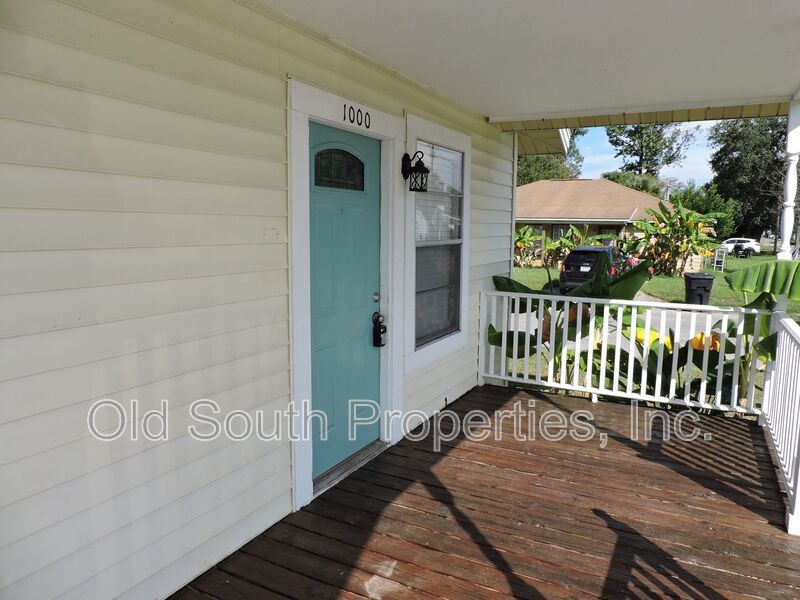 Convenient to downtown Pensacola & bases! property image