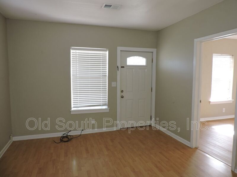 Convenient to downtown Pensacola & bases! property image