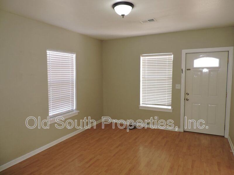 Convenient to downtown Pensacola & bases! property image