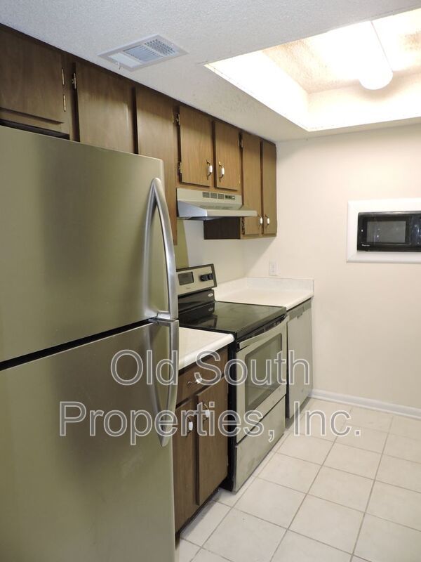 Convenient westside location! property image