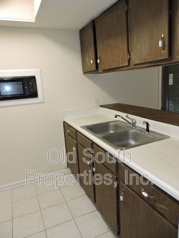 Convenient westside location! property image