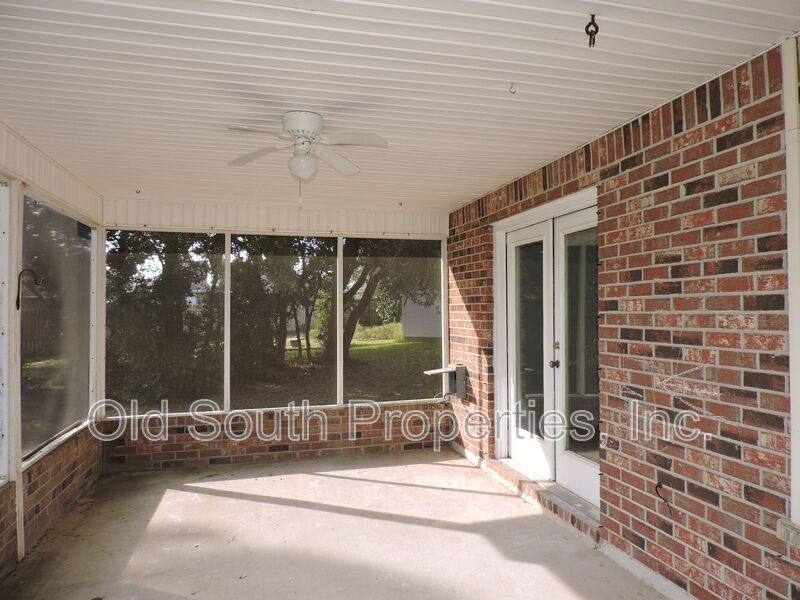 Convenient to NAS & Corry! property image