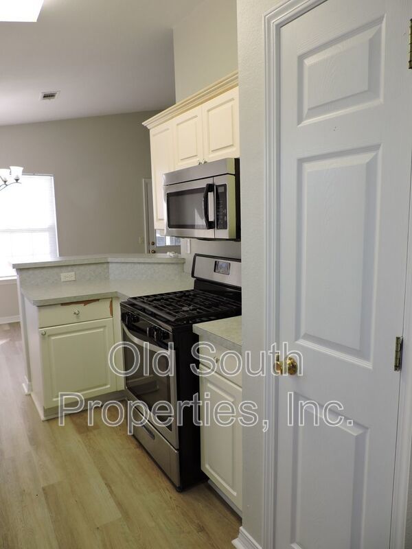 Convenient to NAS & Corry! property image