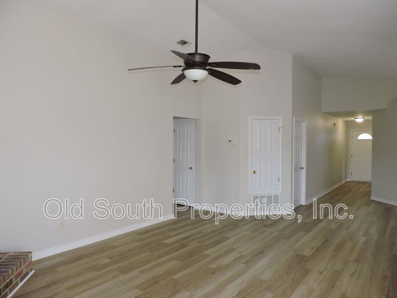 Convenient to NAS & Corry! property image