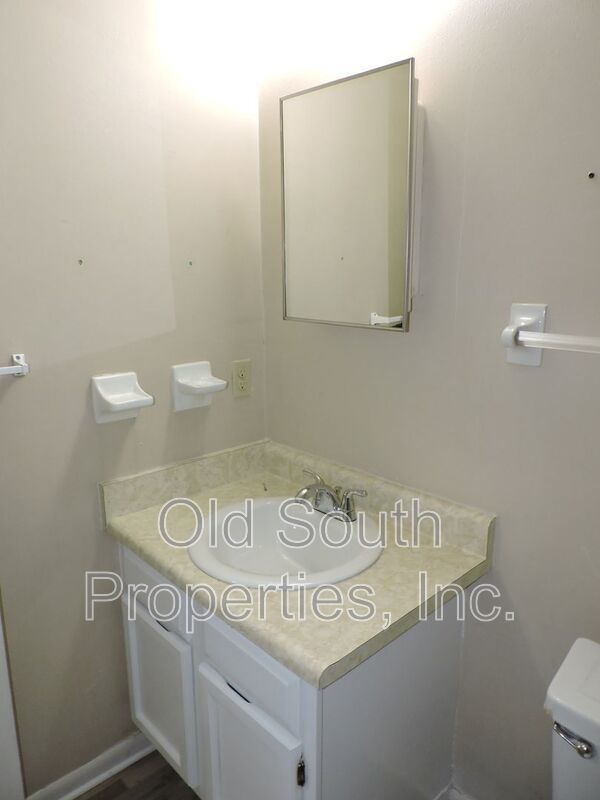 Convenient Northeast location! property image