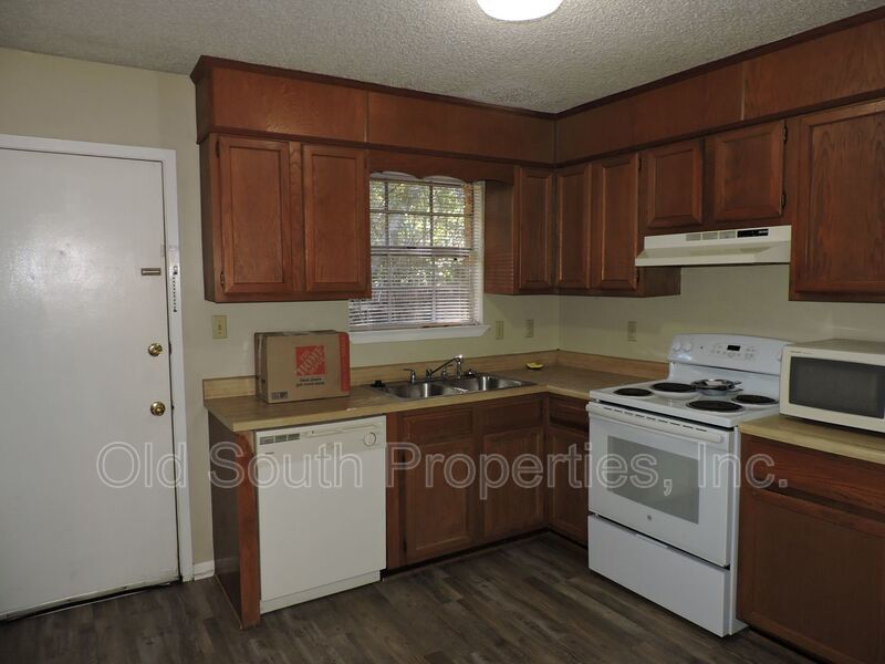Convenient Northeast location! property image