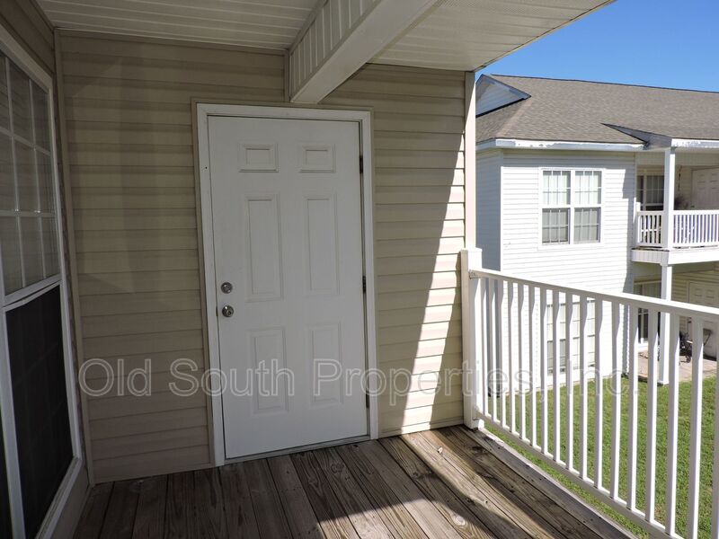 Easy access to interstate, shopping & hospitals! property image