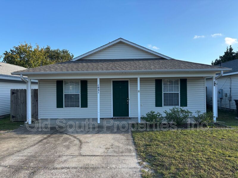 Convenient to bases, shopping & beaches! property image