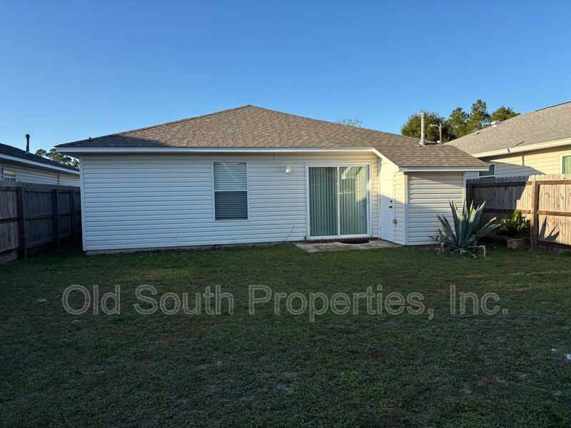 Convenient to bases, shopping & beaches! property image