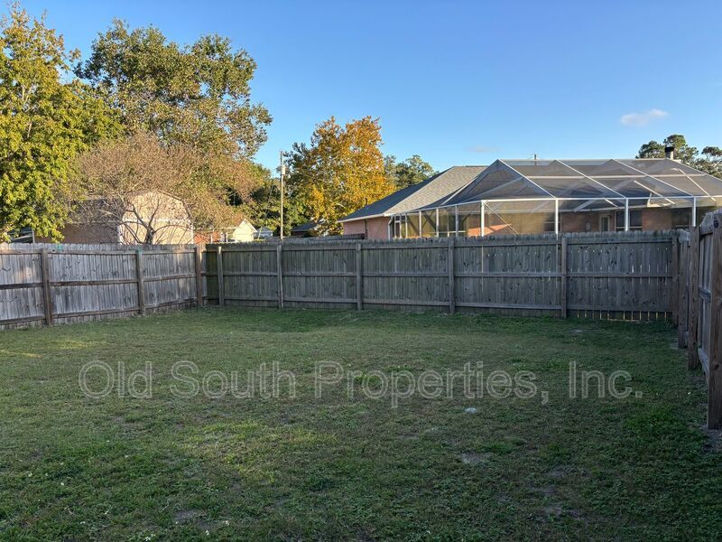 Convenient to bases, shopping & beaches! property image