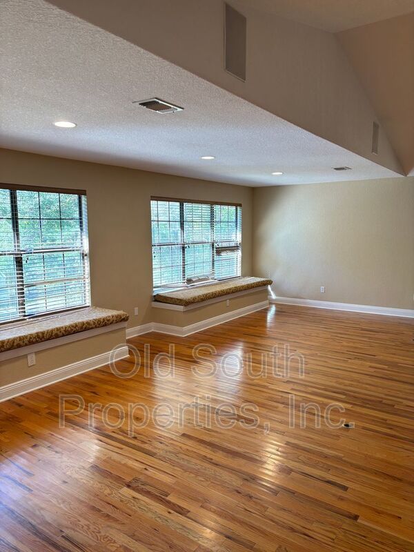 1002 Daffin Rd property image