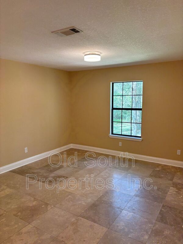 1002 Daffin Rd property image