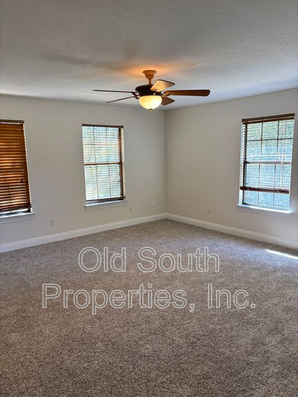 1002 Daffin Rd property image