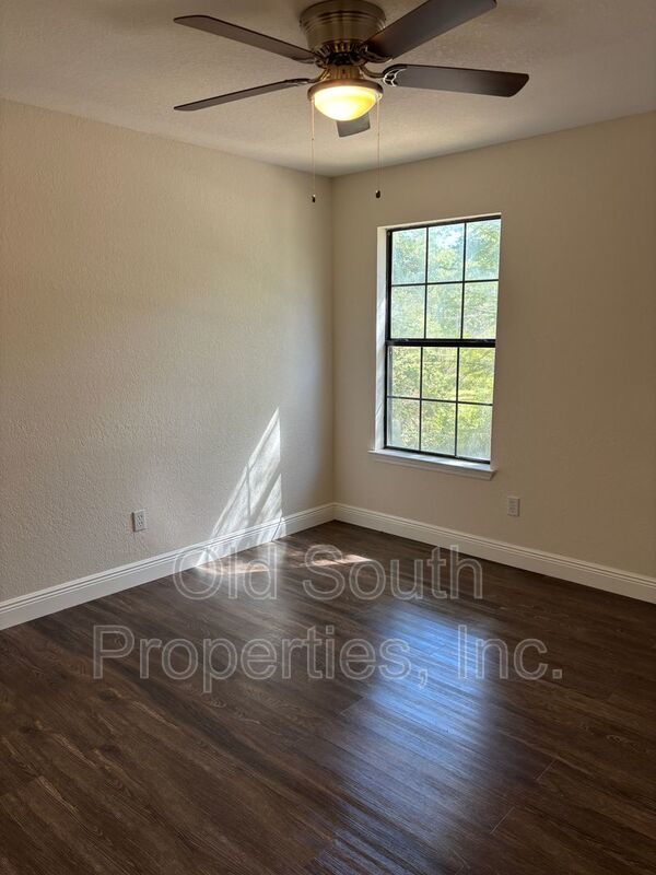 1002 Daffin Rd property image