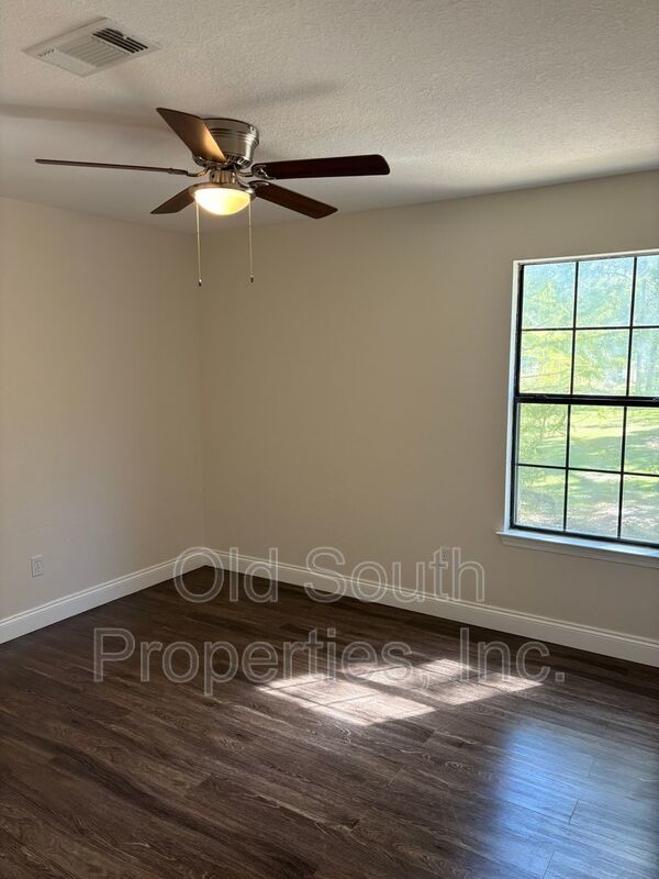 1002 Daffin Rd property image