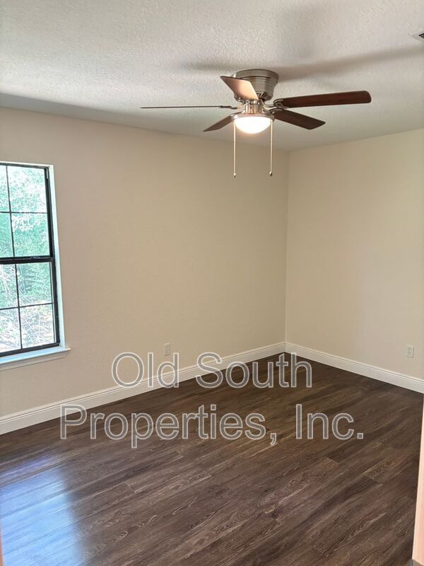 1002 Daffin Rd property image