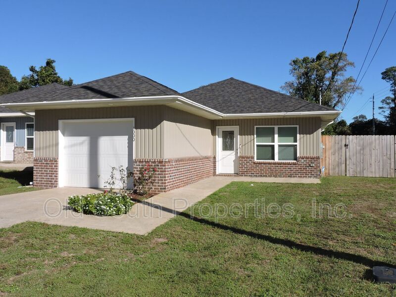 Convenient to bases, shopping & beaches! property image